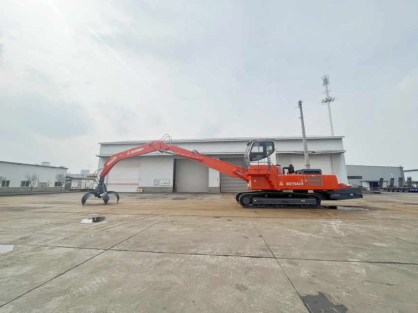 雙動(dòng)力抓鋼機(jī).jpg